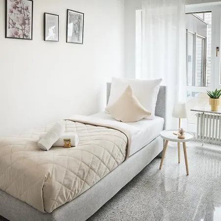 Idee Living: Penthouse Apartment Mit Parkplatz Weinheim Buitenkant foto